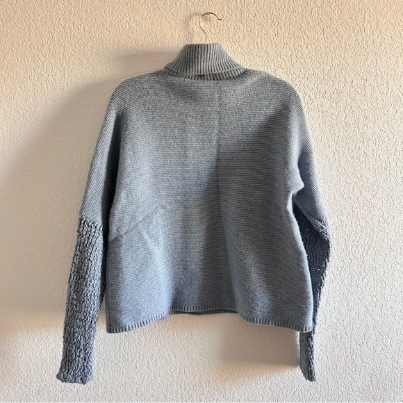 Sundance Turtleneck Sweater Merino Wool Blend Large Blue Grey Mixed Media SOFT - Picture 2 of 10
